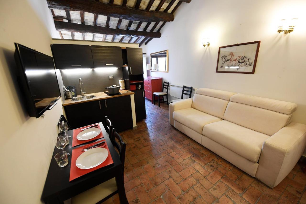 Grotte - Campo De' Fiori Apartment Рим Екстериор снимка